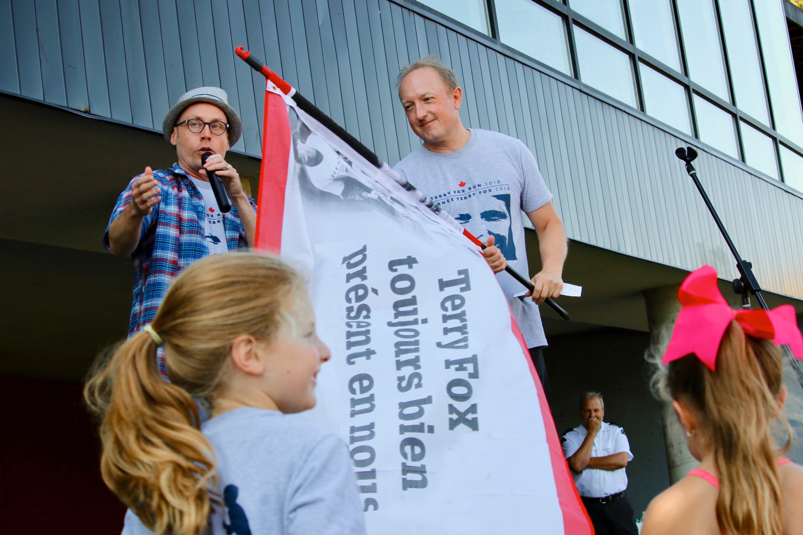 Photo de la première course Terry Fox à Boucherville avec le maire Jean Martel
